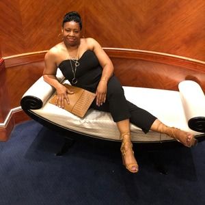 Meet your Posher, Yolanda